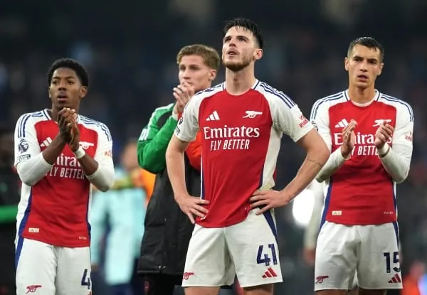 Siêu máy tính dự đoán Arsenal lại ôm hận ở EPL