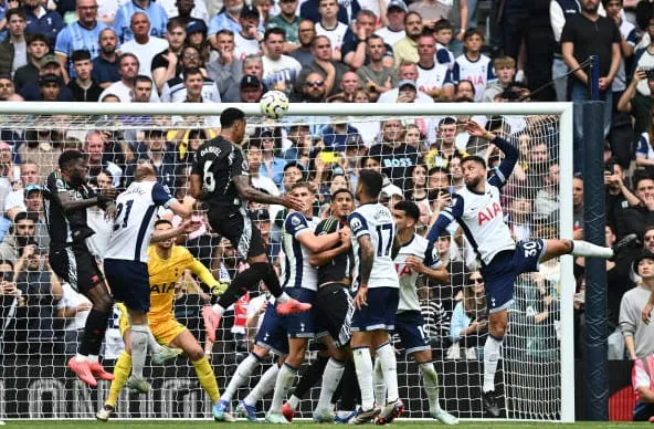 Thua derby, Romero đăng bài chỉ trích Tottenham