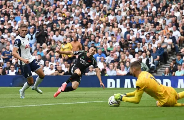 Tottenham 0-1 Arsenal: Khác biệt từ bóng chết