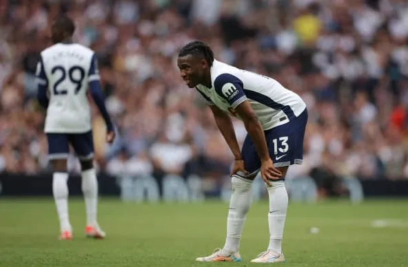 Tottenham 0-1 Arsenal: Khác biệt từ bóng chết