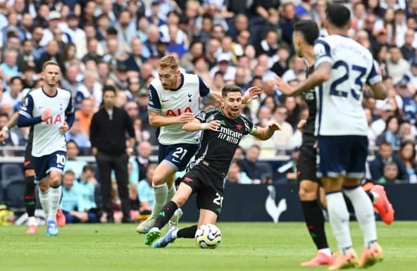 Tottenham 0-1 Arsenal: Khác biệt từ bóng chết