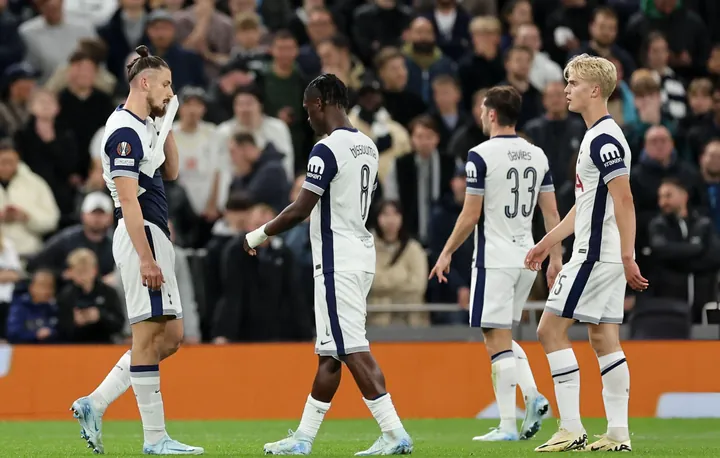 Chơi thiếu người từ rất sớm, Tottenham vẫn thắng tưng bừng ở Europa League