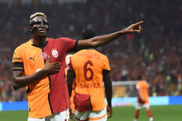 Vì sao Osimhen mất bàn thắng ở trận ra mắt Galatasaray?