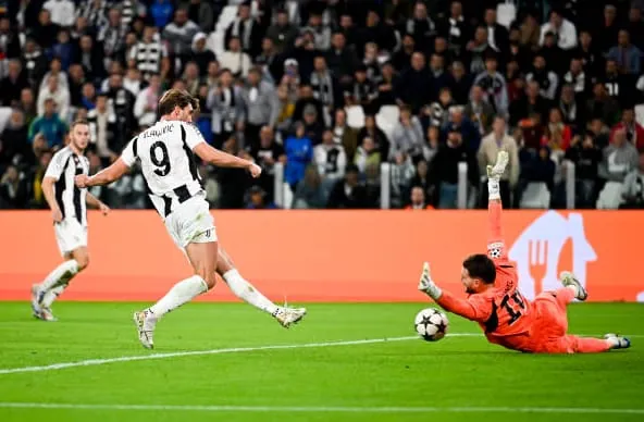 Yildiz phá kỉ lục của Del Piero, Juventus thắng dễ 3-1